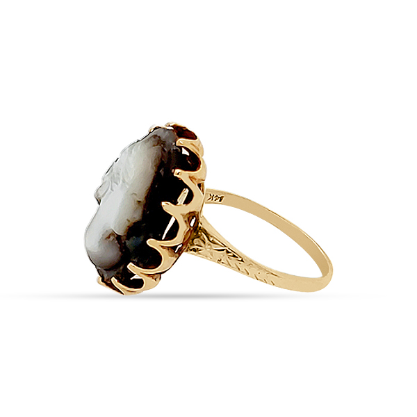 ESTATE CAMEO RING 1890- 1900
MOP