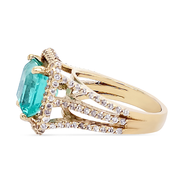 EMERALD AND DIAMOND RING