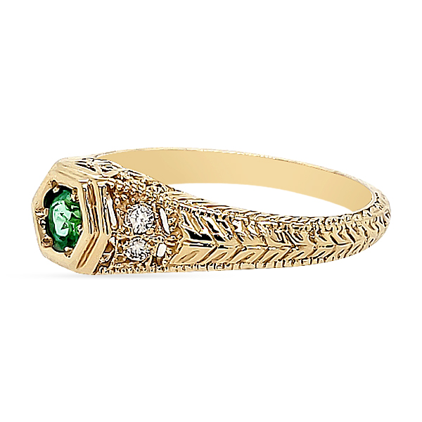 EMERALD AND DIAMOND RING, ENGRAVED GOLD