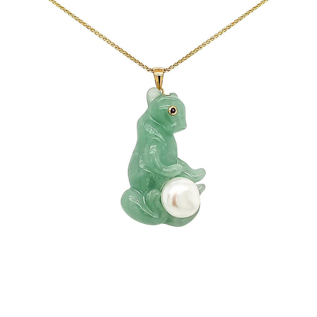 JADE AND PEARL PENDANT