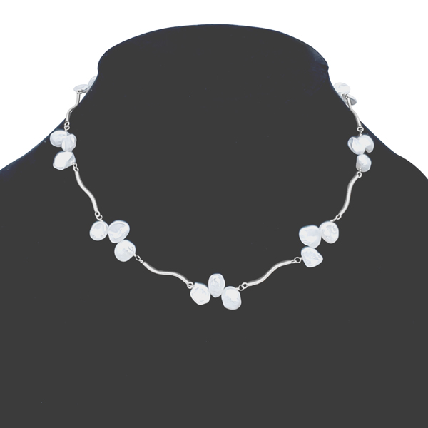 PEARL STATION NECKLACE