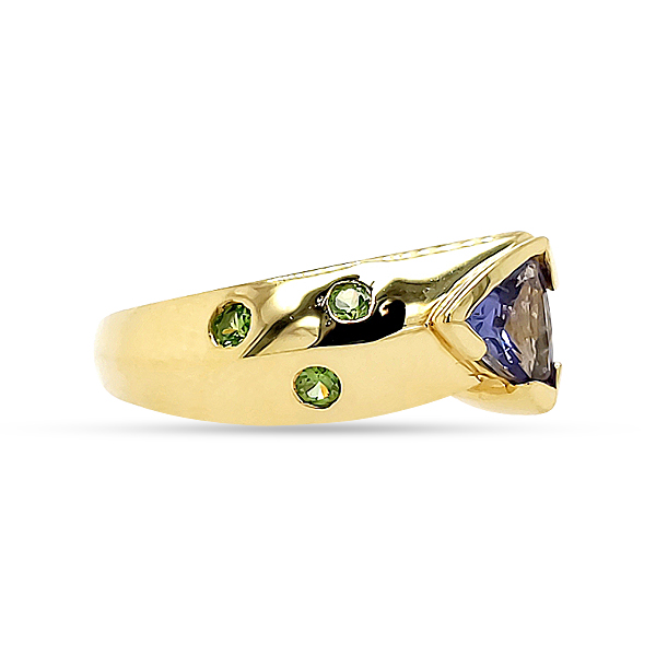 TANZANITE AND RUSSIAN DEMANTOID GARNET RING